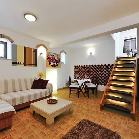 Villa Silvana, With Private Pool 度假居 Dračevica